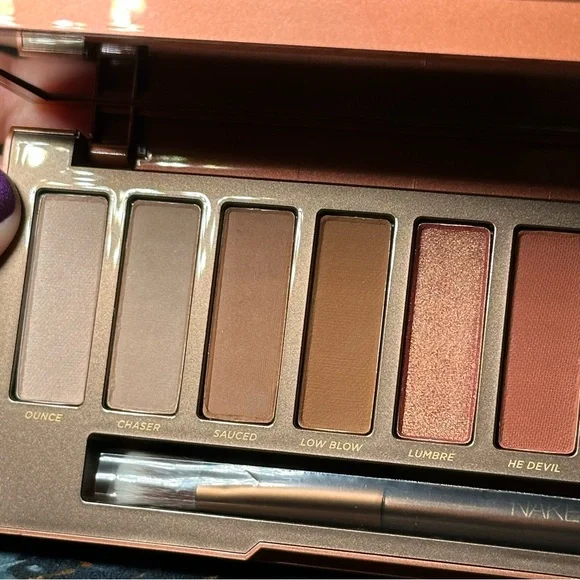 URBAN DECAY COSMETICS NAKED HEAT Pigmented Color Eyeshadow Palette - Picture 6 of 12
